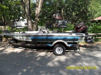 17' FISH & SKI BOAT WITH TRAILER