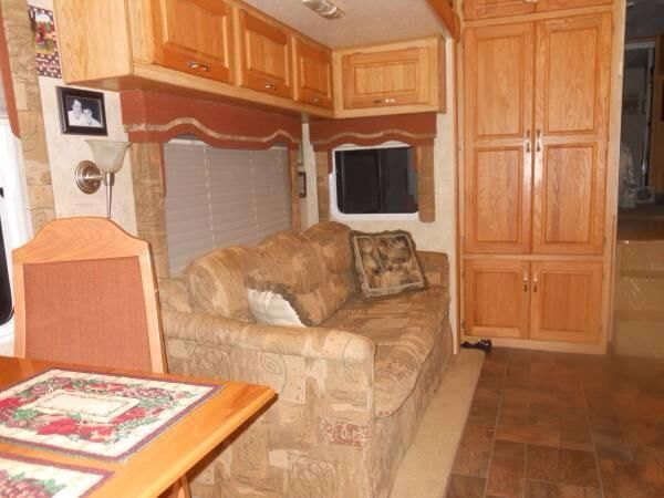2006 Holiday Rambler 5th Wheel, excellent condition, 31ft 3 slides, 3