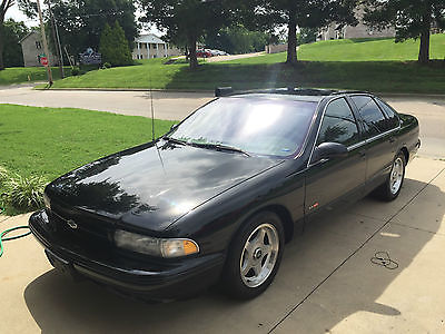 Chevrolet : Impala SS Sedan 4-Door 1996 chevy impala black garage kept grey leather interior 121 k miles