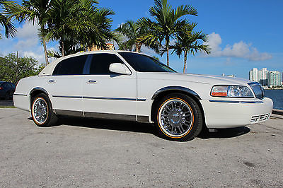 Lincoln : Town Car Cartier ONLY 42K ACTUAL MILES 17