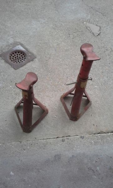 Used Car Jack Stands