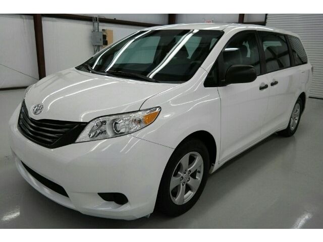 Toyota : Sienna Base Base 3.5L CD 4 Speakers AM/FM CD w/4 Speakers AM/FM radio MP3 decoder ABS brakes