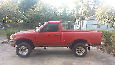 Toyota : Other DLX Cab & Chassis 2-Door 1990 toyota pickup dlx cab chassis 2 door 2.4 l 4 wd