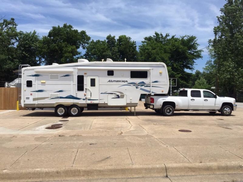 2006 Holiday Rambler 5th Wheel, excellent condition, 31ft 3 slides