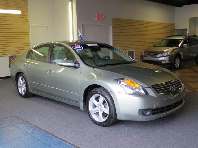 2007 Nissan Altima 4dr Car 3.5SE