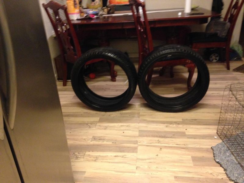 2 Tires size 226 35r 20 & 3 tires 264 70r17 for expidition, 1