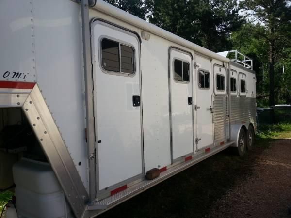2000 Exiss 4 Horse Trailer with Living Quarters