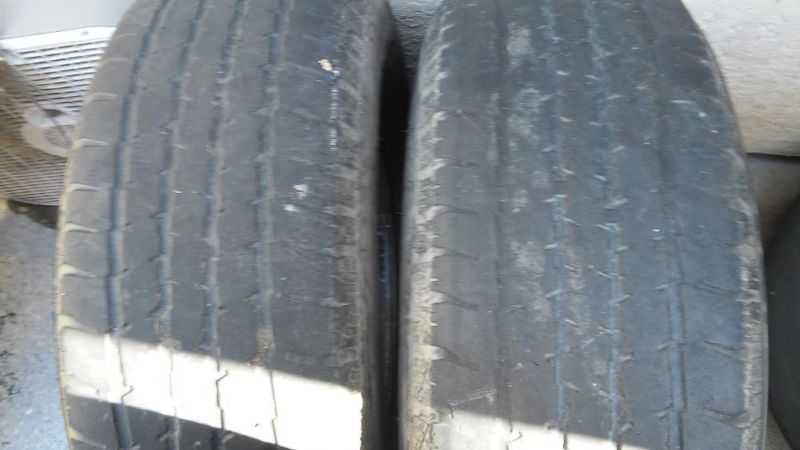 2 Tires size 226 35r 20 & 3 tires 264 70r17 for expidition, 2