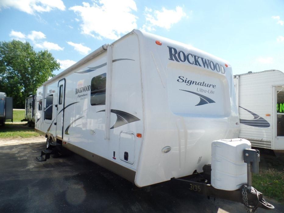 2013 Forest River Signature Ultra Lite Series ROCKWOOD 8310SS
