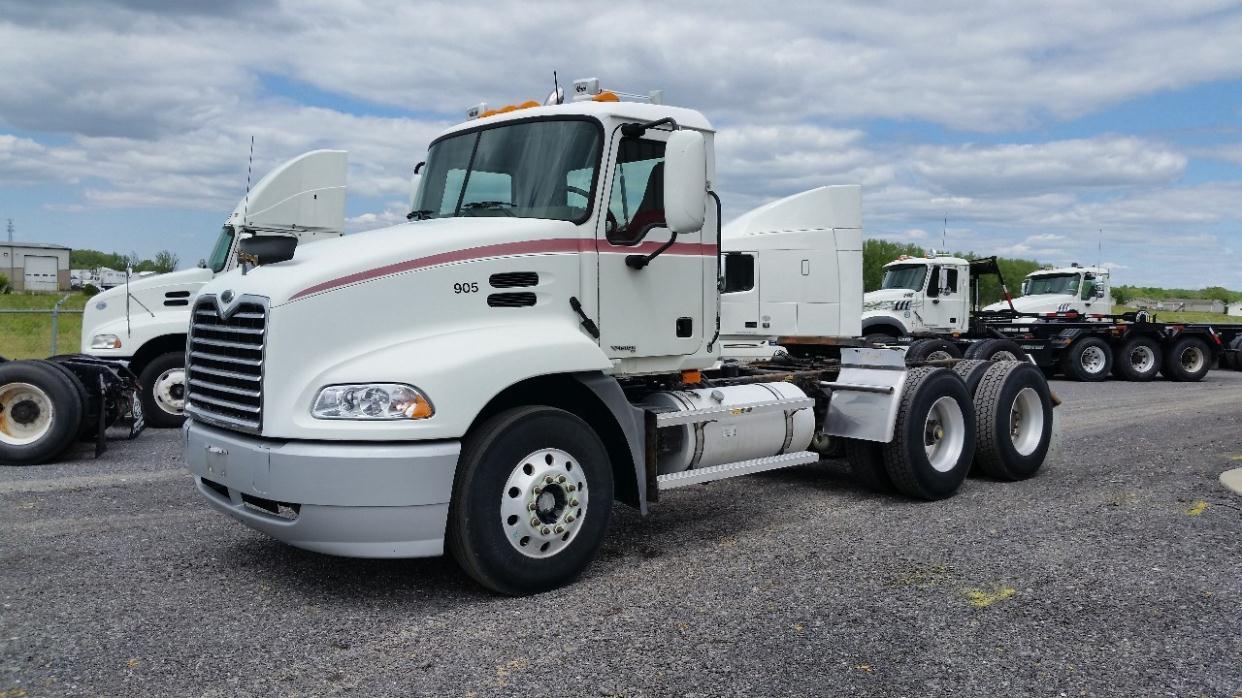 2006 Mack Cx613  Conventional - Day Cab
