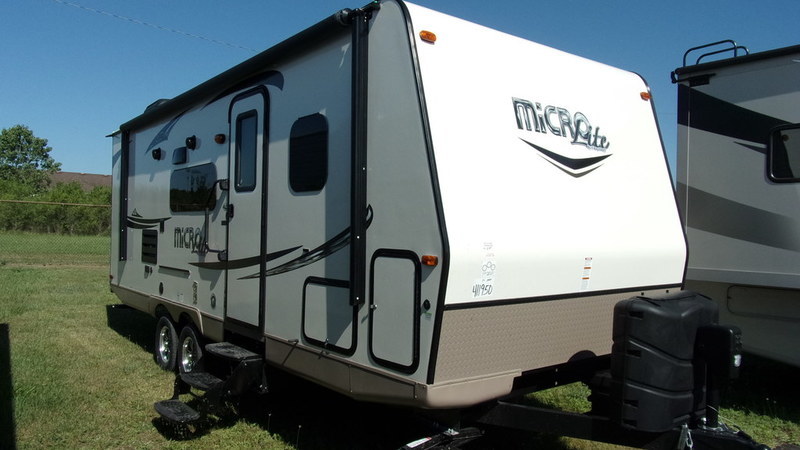 2017 Forest River Flagstaff Micro Lite 25BHS