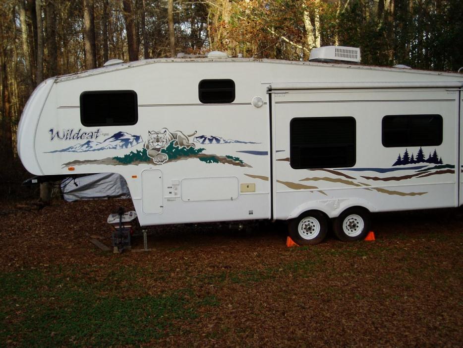 2006 Forest River Wildcat 27RLWB