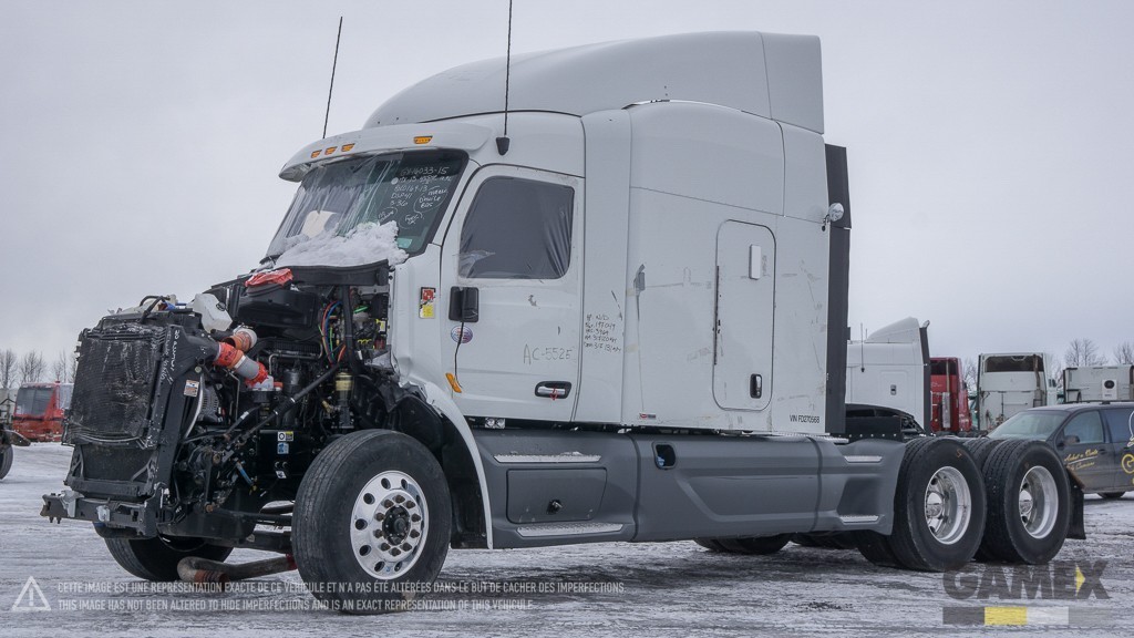 2015 Peterbilt 579  Conventional - Sleeper Truck