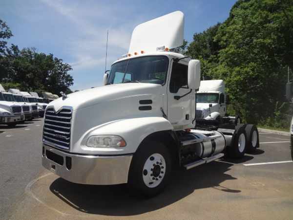 2009 Mack Cxu600  Conventional - Day Cab