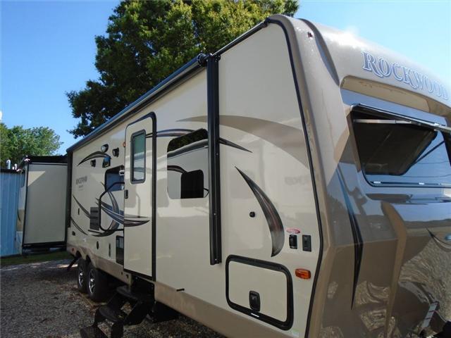 2017 Forest River Rv Rockwood Signature Ultra Lite 8326BHS