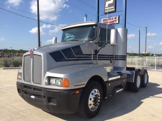 2007 Kenworth T600  Conventional - Day Cab