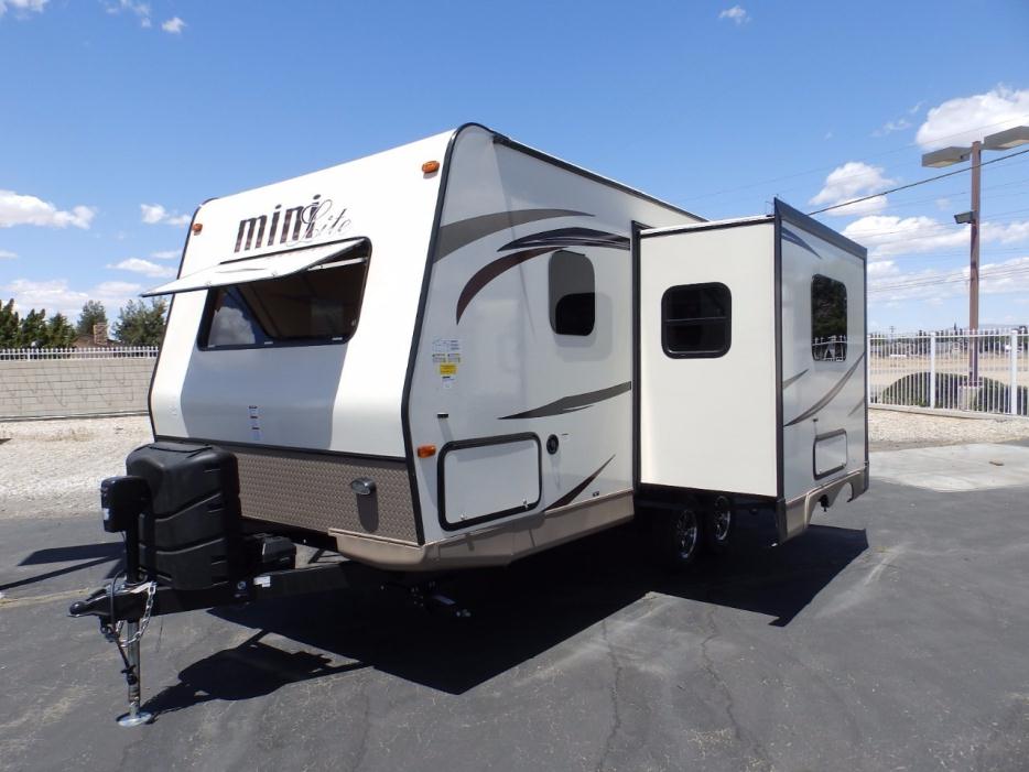 2017 Forest River ROCKWOOD 2104S, 1 SLIDE, FRONT QUEEN BED, BBQ GRILL