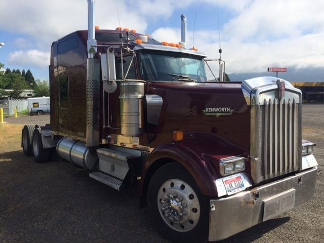 2006 Kenworth W900l  Conventional - Sleeper Truck