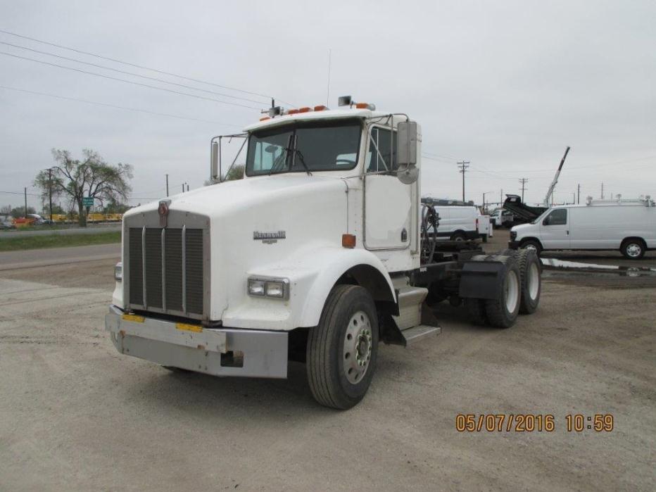 1989 Kenworth T800  Conventional - Day Cab