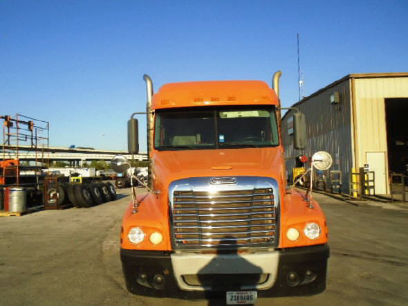 2009 Freightliner C120  Conventional - Day Cab