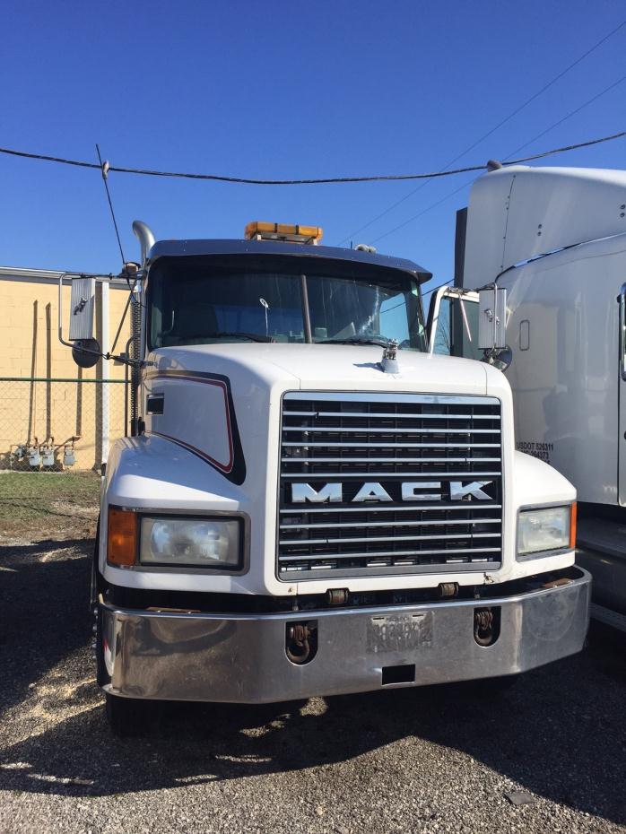 1995 Mack Ch613  Tractor