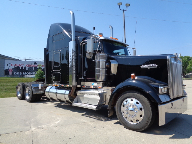 2003 Kenworth W900l  Conventional - Sleeper Truck