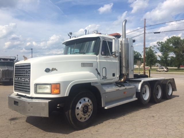 1996 Mack Cl713  Conventional - Day Cab