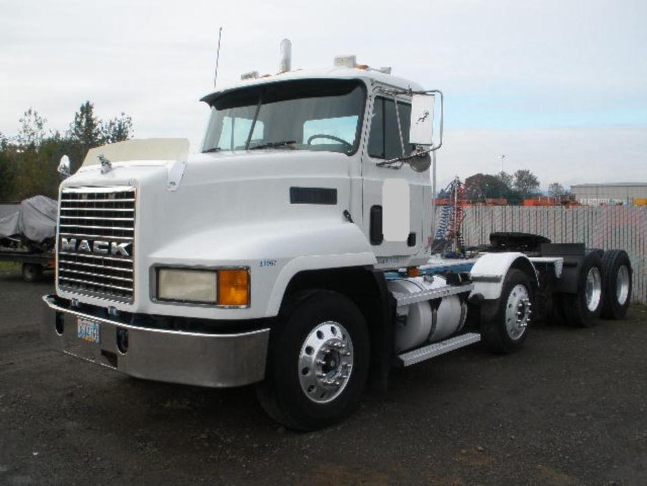 1999 Mack Ch613  Conventional - Day Cab