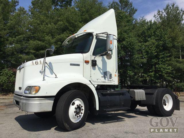 2000 International 9100i  Conventional - Day Cab