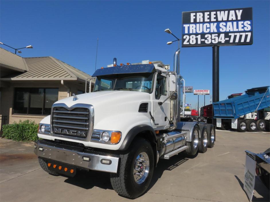 2005 Mack Granite Cv713  Conventional - Day Cab