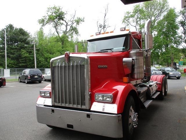 2012 Kenworth W900  Conventional - Day Cab