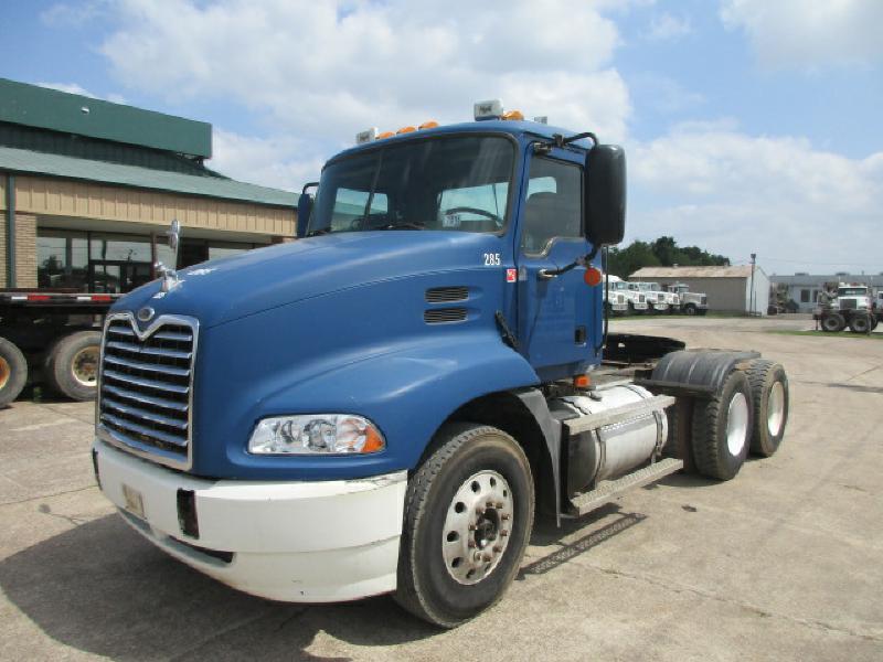 2007 Mack Cxn613  Conventional - Day Cab