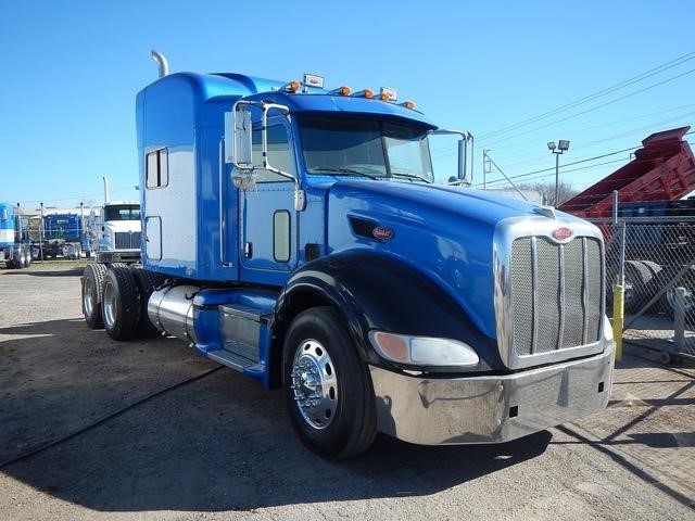 2007 Peterbilt 386  Conventional - Sleeper Truck