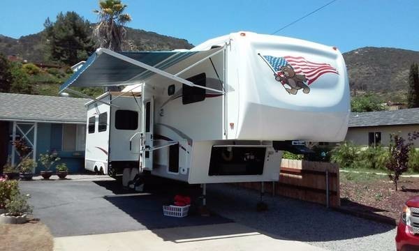 2005 Forest River Cardinal 34TS