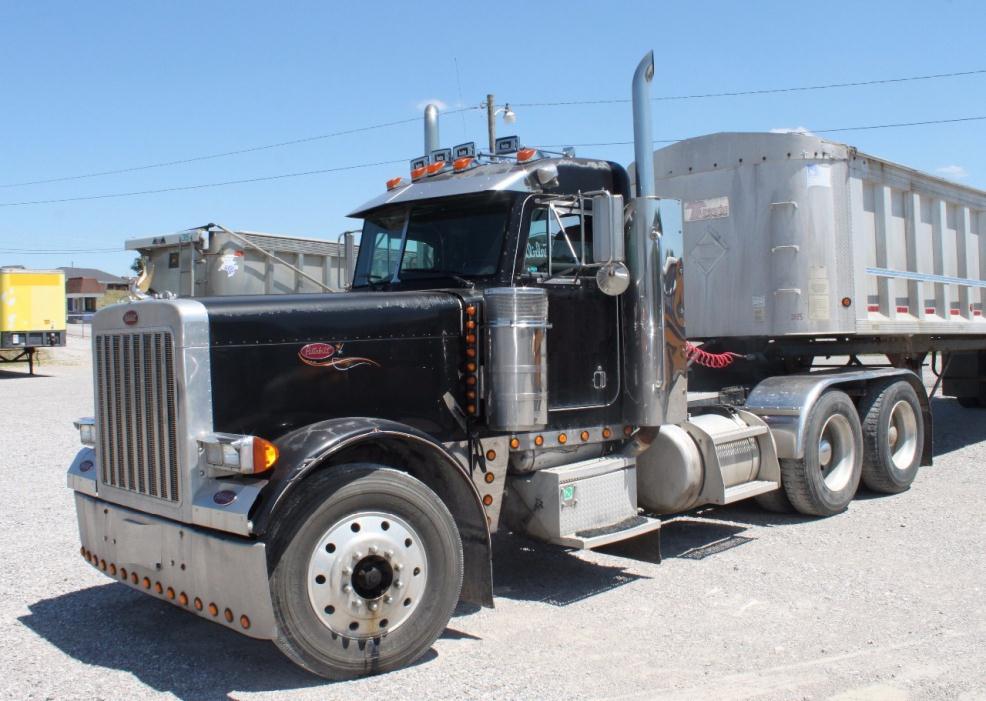 2000 Peterbilt 379exhd  Conventional - Day Cab