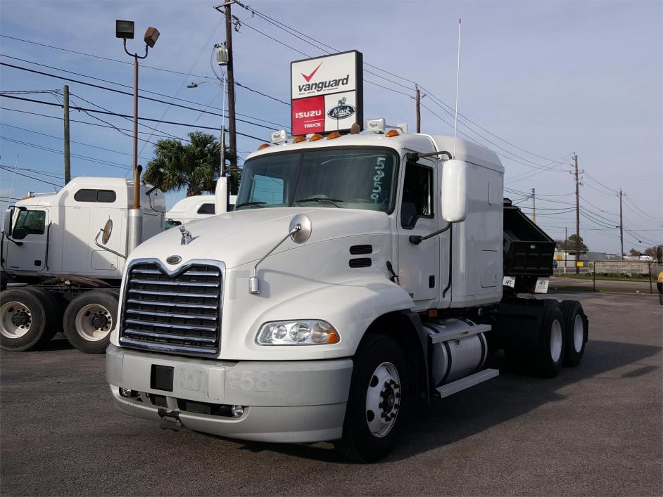 2007 Mack Cx612  Conventional - Sleeper Truck