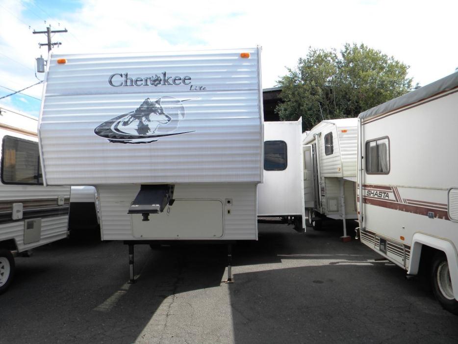 2005 Forest River Cherokee 255S, Sleeps 6, Slide-Out, Lots Of Storage