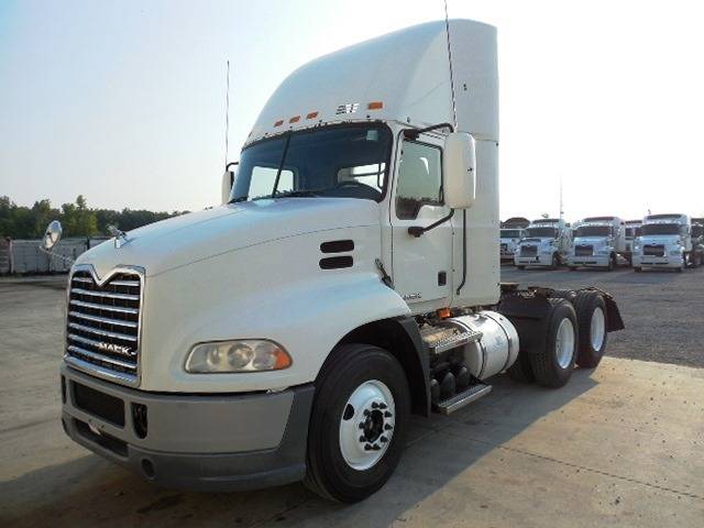 2010 Mack Cxn613  Conventional - Day Cab