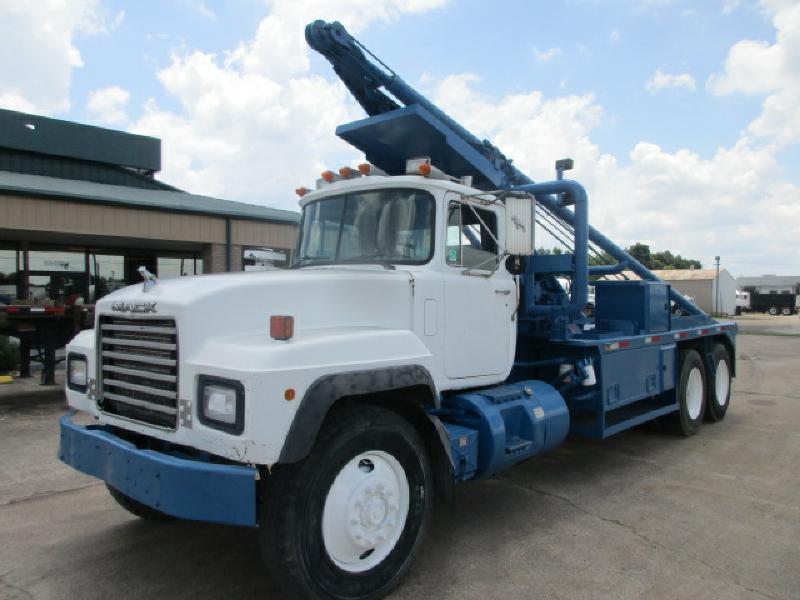 1993 Mack Rd690p