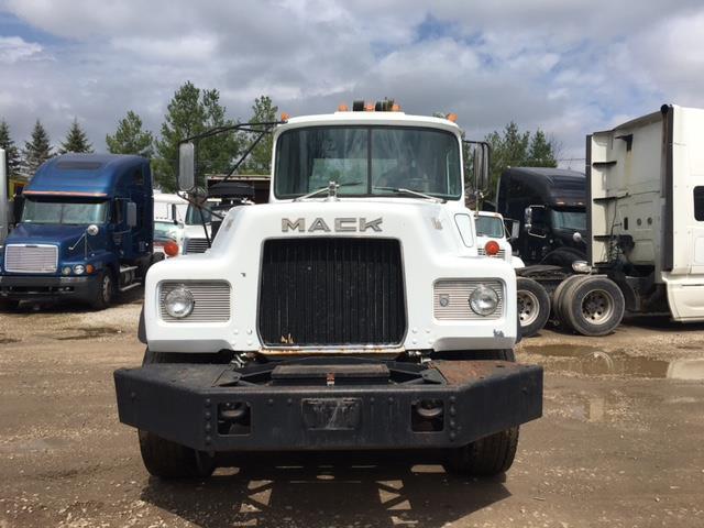 1987 Mack Dm685s  Cab Chassis