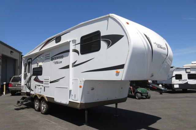 2011 Forest River Rockwood Signature Ultra Lite 8244WS