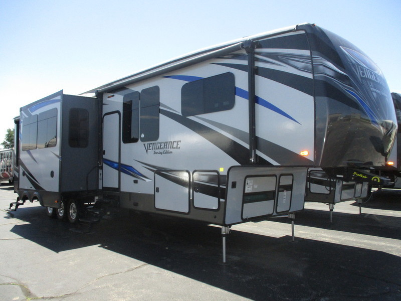 2017 Forest River Vengeance Touring Edition 39R12