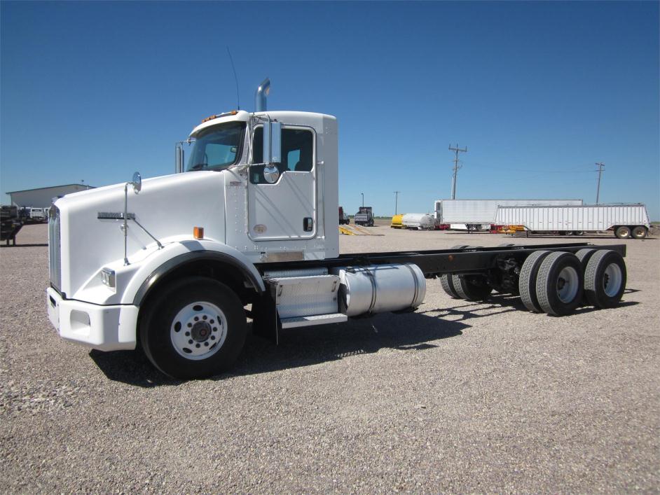 2010 Kenworth T800  Cab Chassis