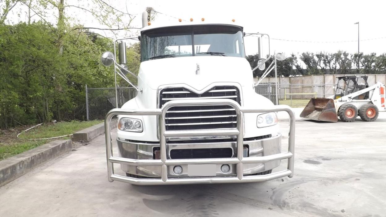 2011 Mack Vision Cx613  Conventional - Day Cab