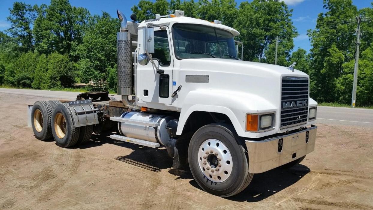 2006 Mack Chn613  Conventional - Day Cab