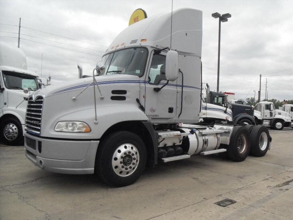 2011 Mack Vision Cxn613  Conventional - Day Cab