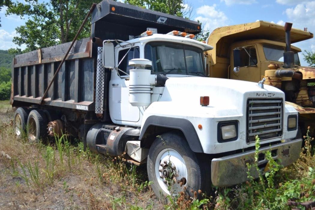 1993 Mack Rd690s  Dump Truck