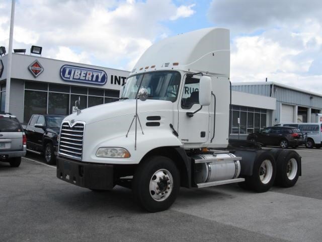 2006 Mack Cx613  Conventional - Day Cab