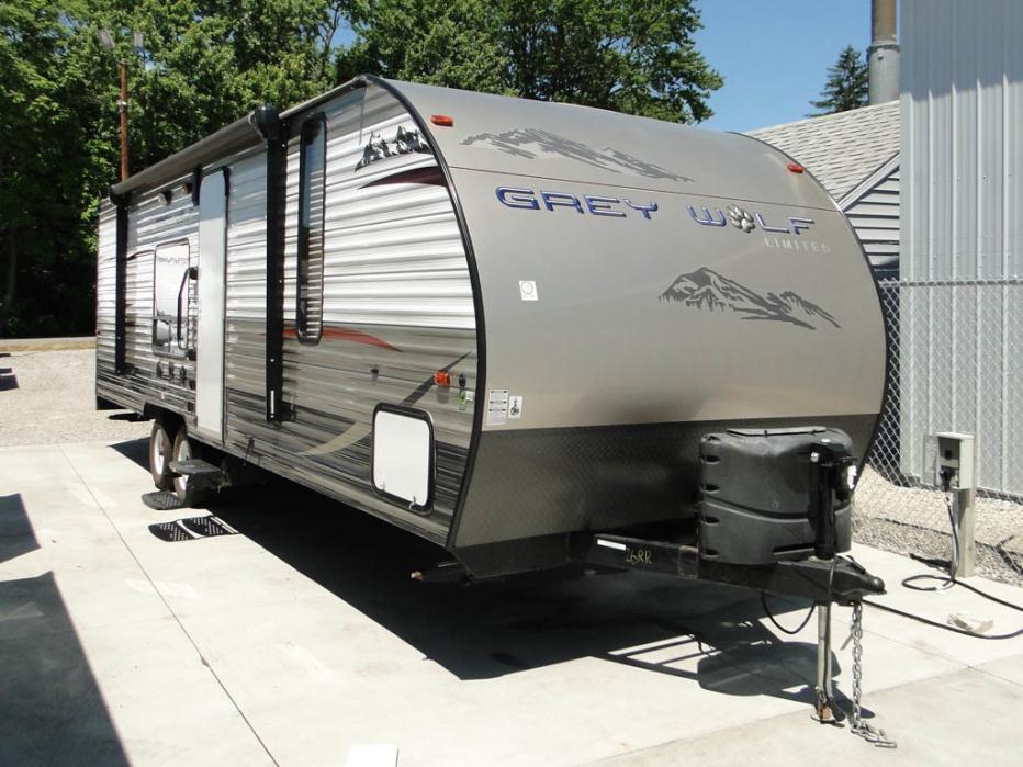 2015 Forest River Cherokee Grey Wolf 26RR Toy Hauler