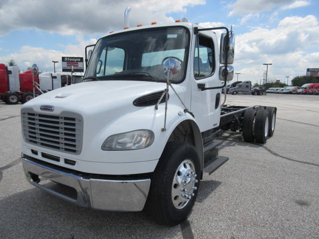 2007 Freightliner M2106  Cab Chassis